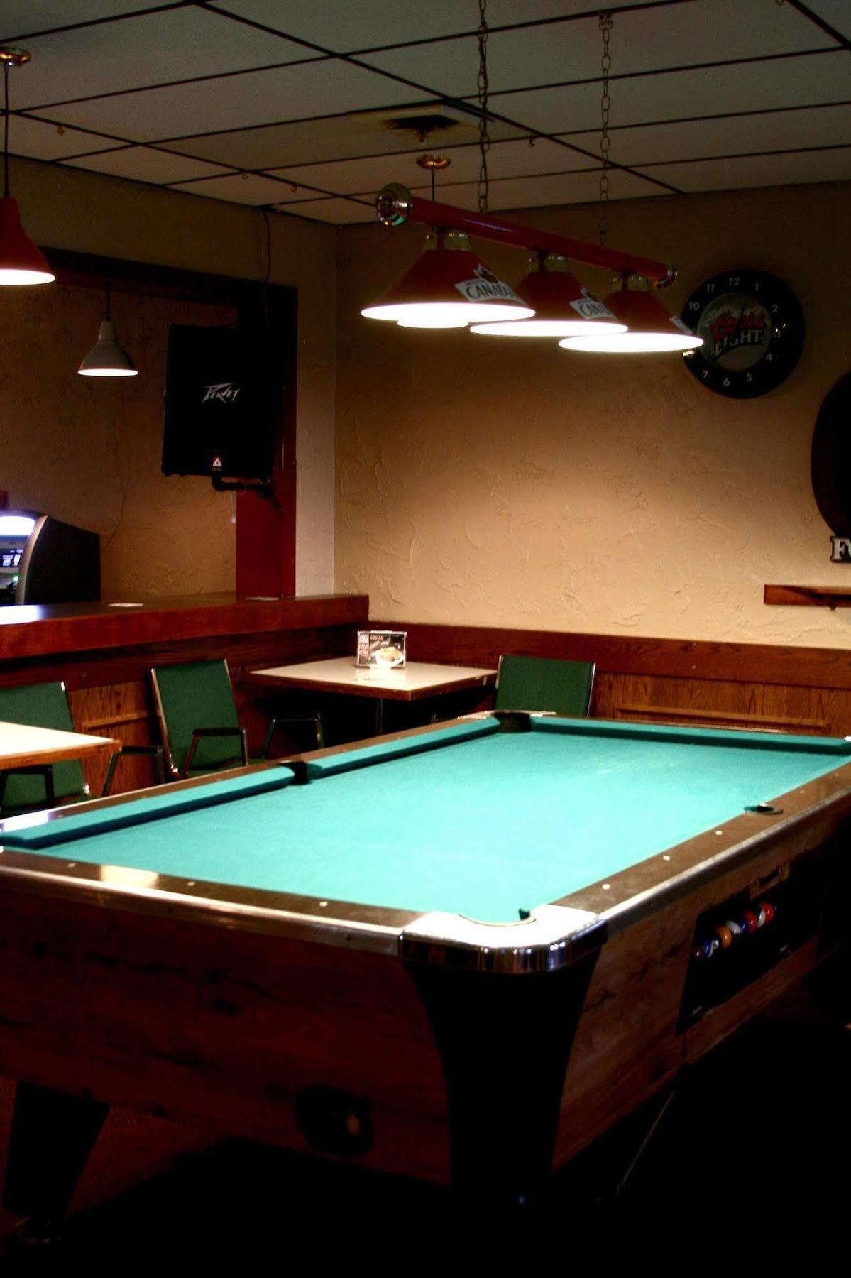 Springs Motor Inn Wainwright 外观 照片