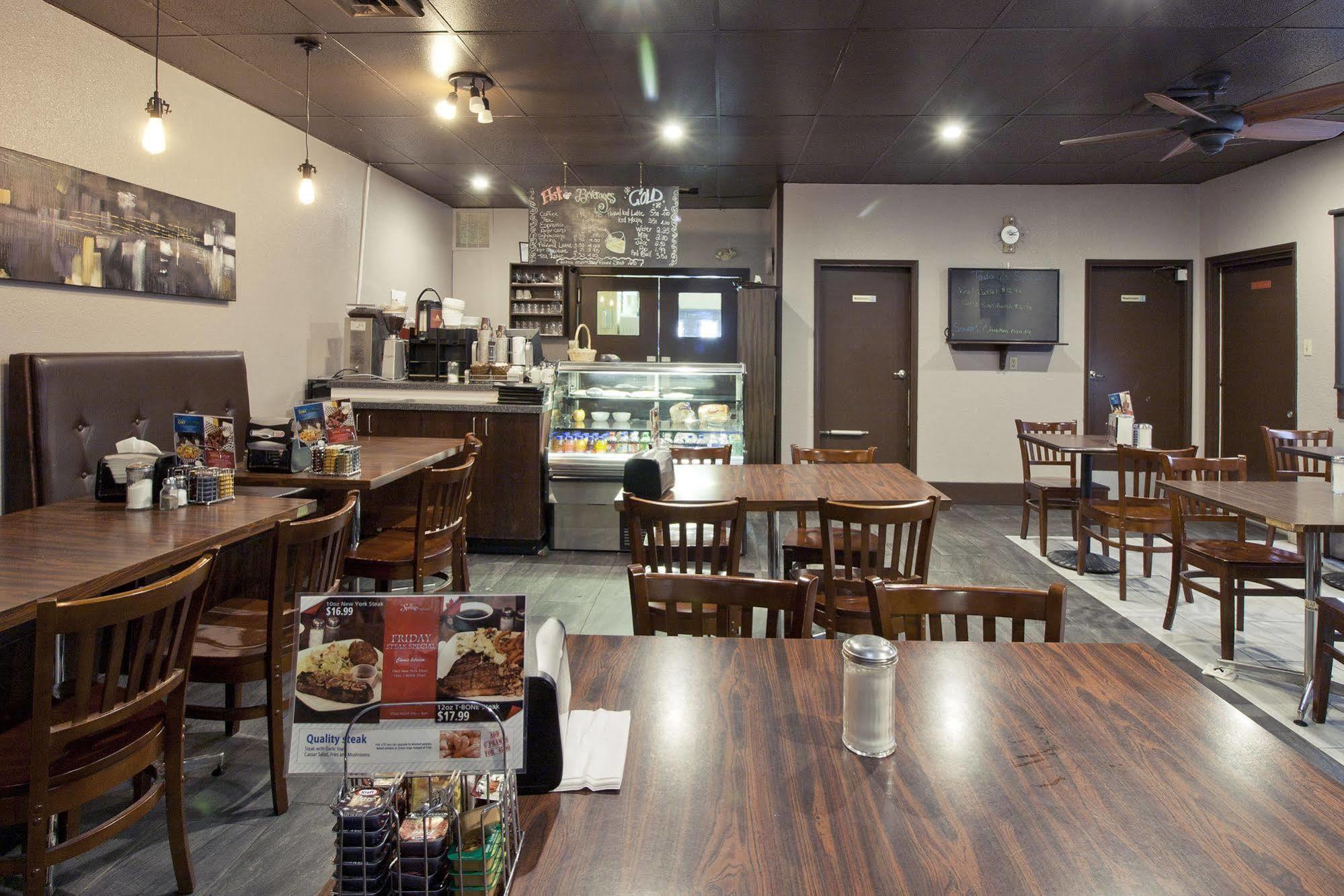 Springs Motor Inn Wainwright 外观 照片