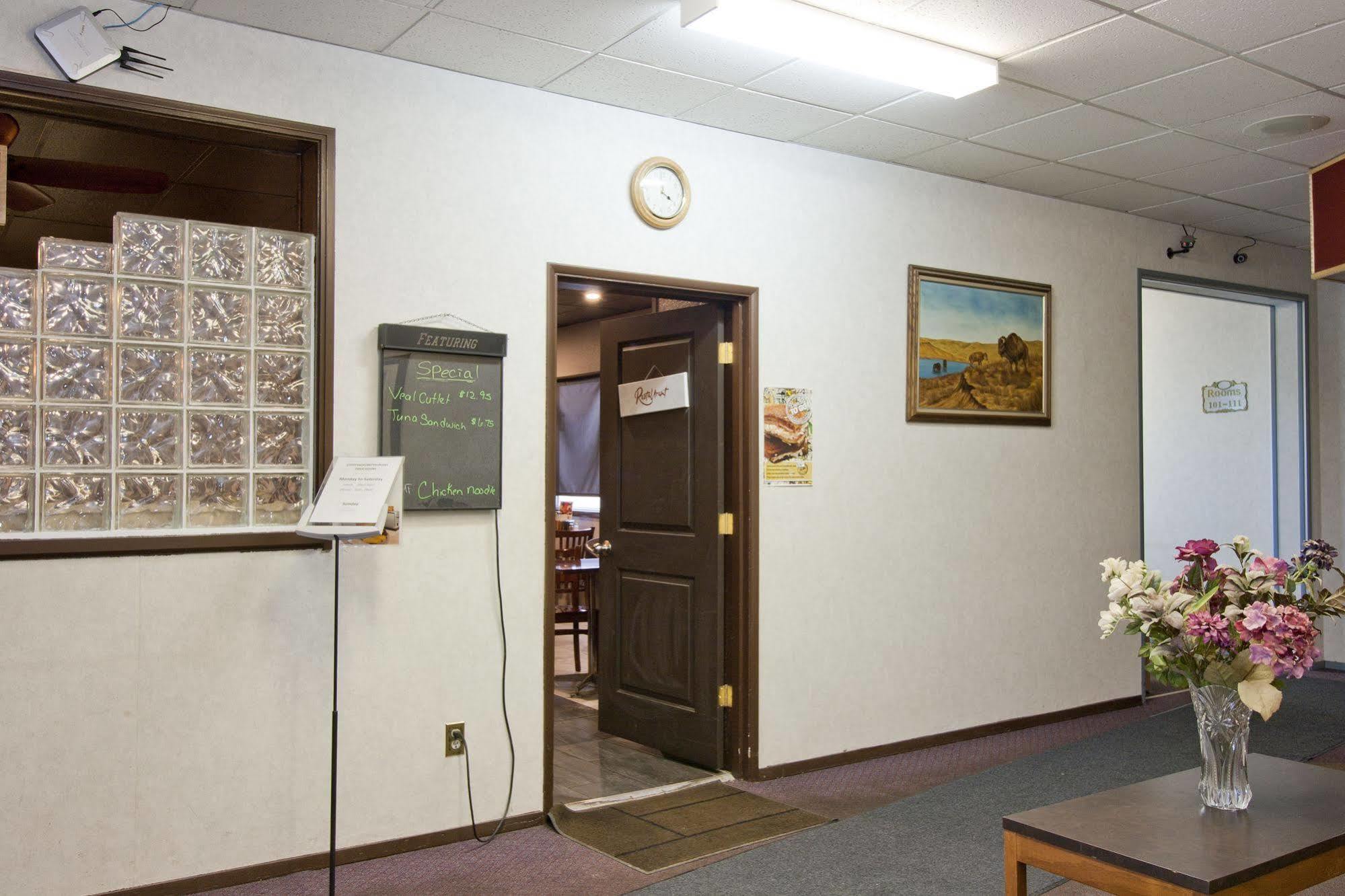 Springs Motor Inn Wainwright 外观 照片