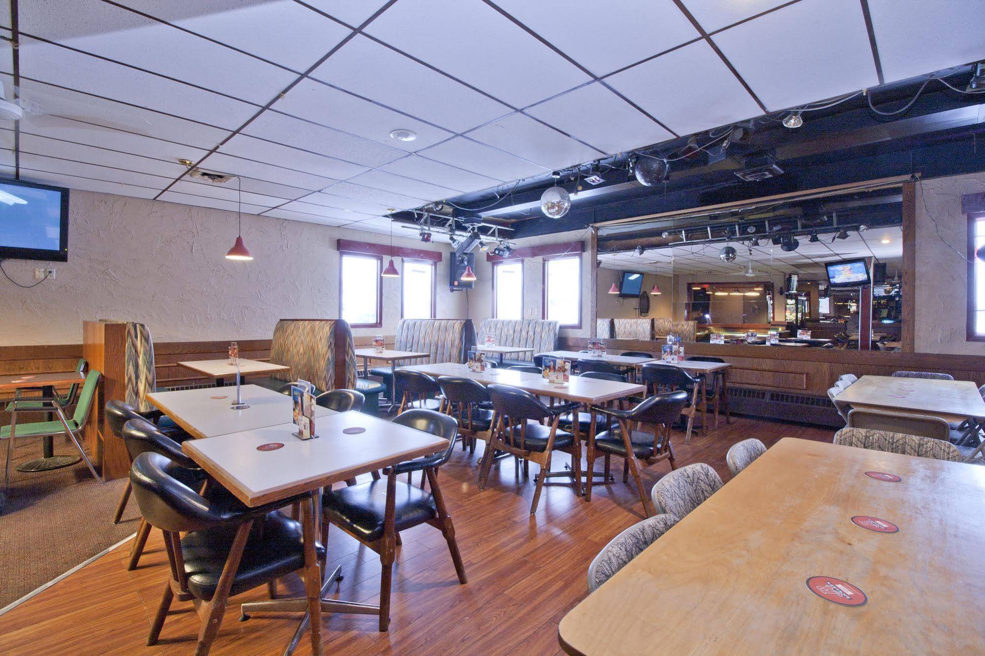 Springs Motor Inn Wainwright 外观 照片